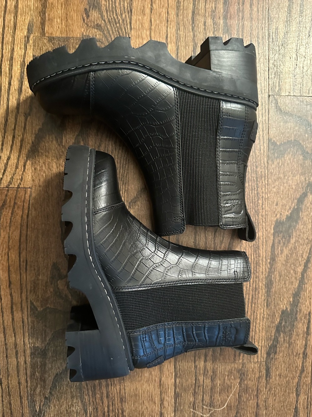 Sorel Women's Joan Now Chelsea boots in a black croc-embossed design